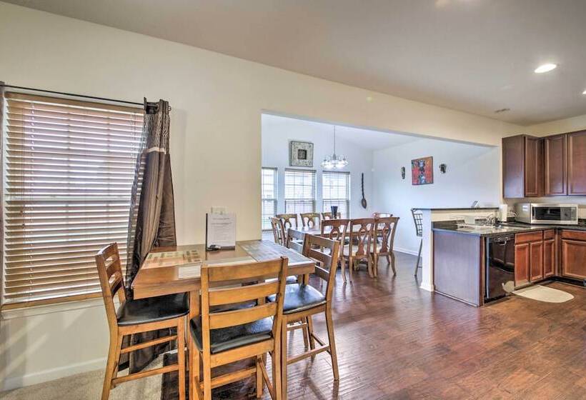 Greenwood Home ~15 Mi To Indianapolis!