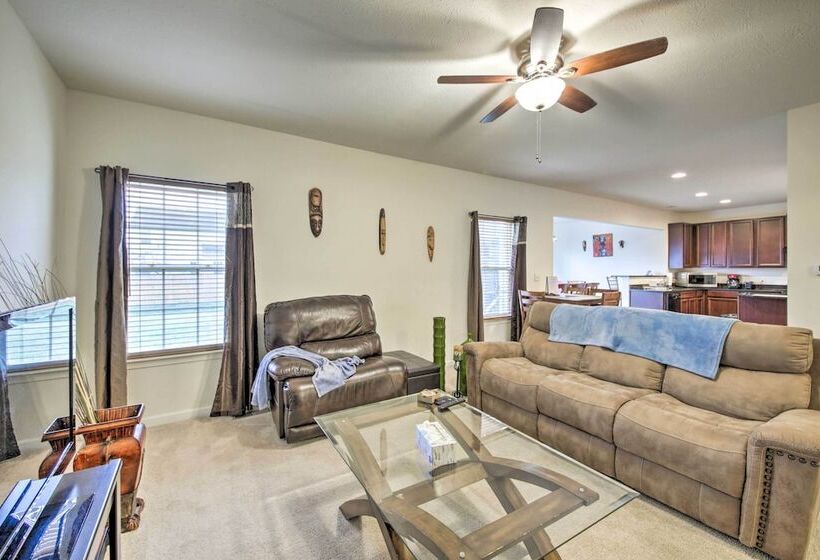 Greenwood Home ~15 Mi To Indianapolis!