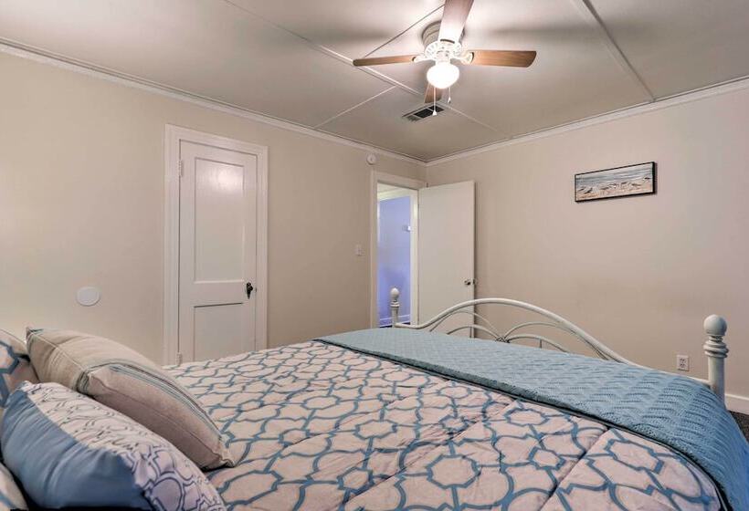 Gulfport Home W/ Deck & Grill, Walk To Beach!