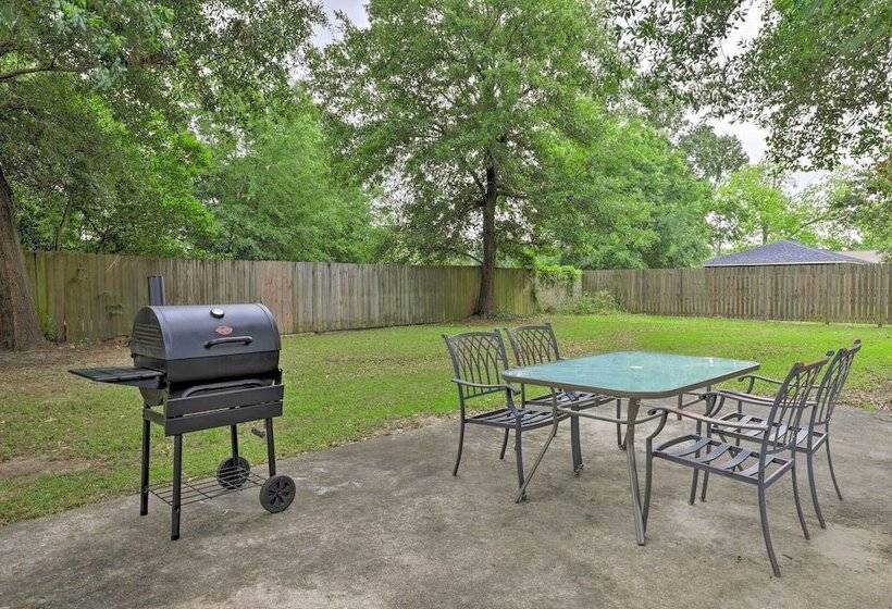 Gulfport Home W/ Deck & Grill, Walk To Beach!