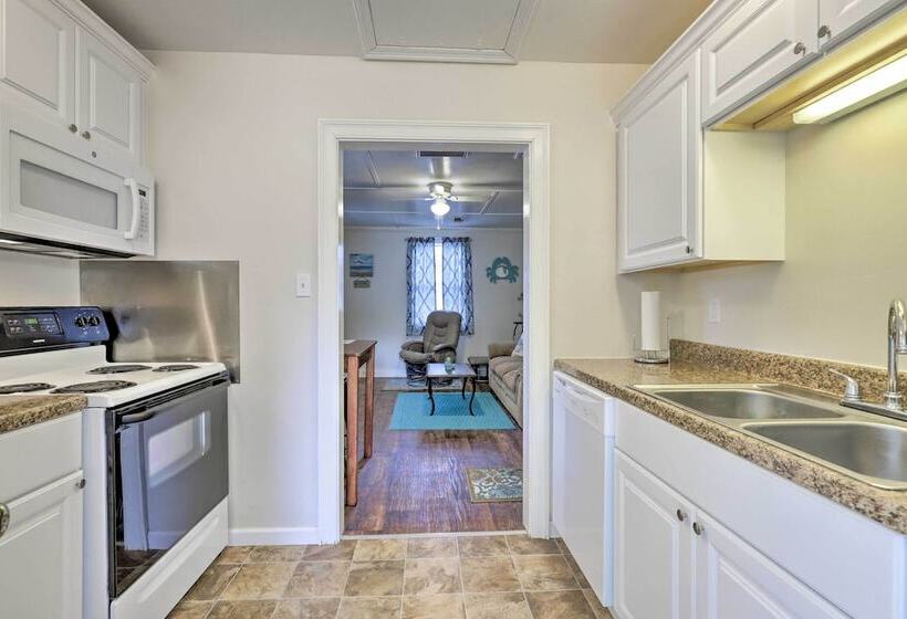 Gulfport Home W/ Deck & Grill, Walk To Beach!