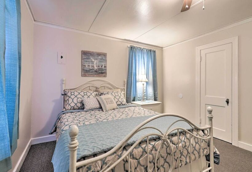 Gulfport Home W/ Deck & Grill, Walk To Beach!