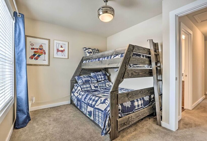 Gypsum Home W/ Patio: Between Glenwood & Vail