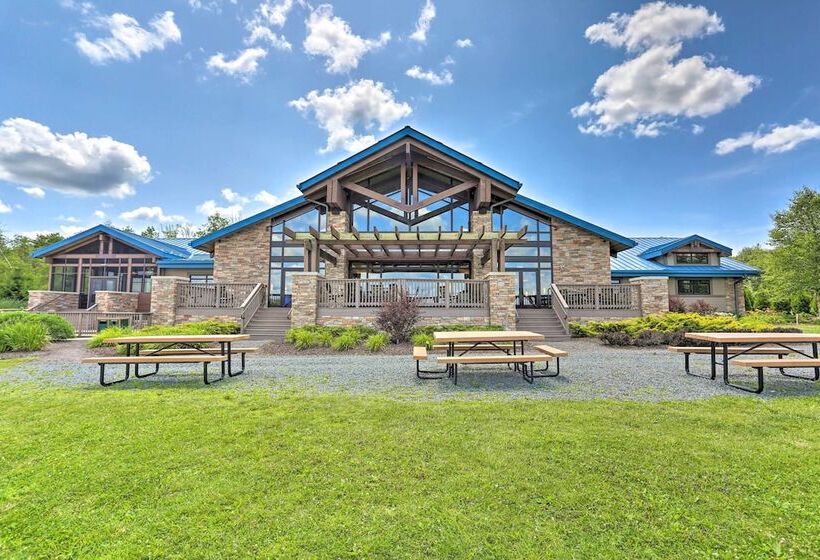 Happy Place By The Lake W/ Fire Pit: Walk To Beach