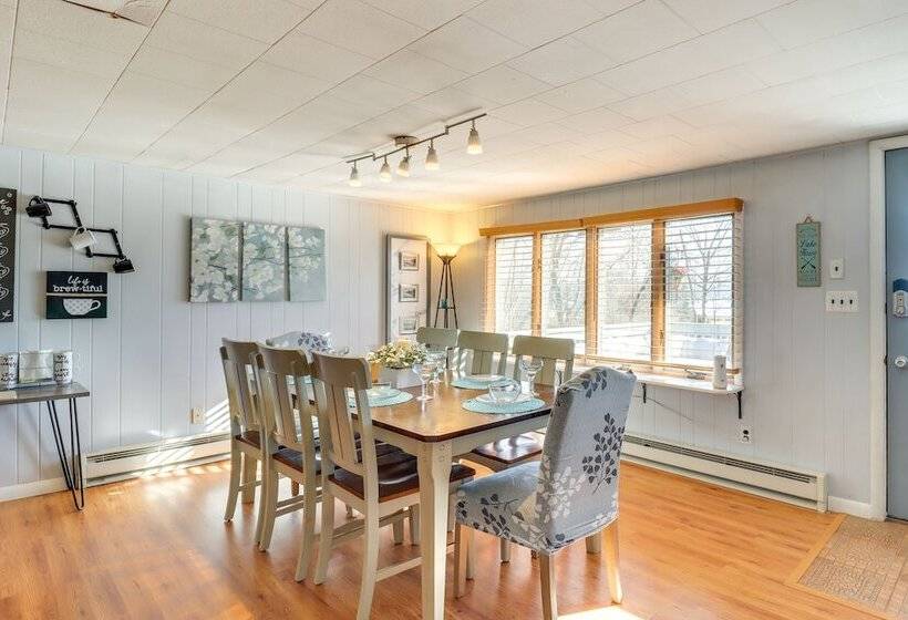 Happy Place By The Lake W/ Fire Pit: Walk To Beach