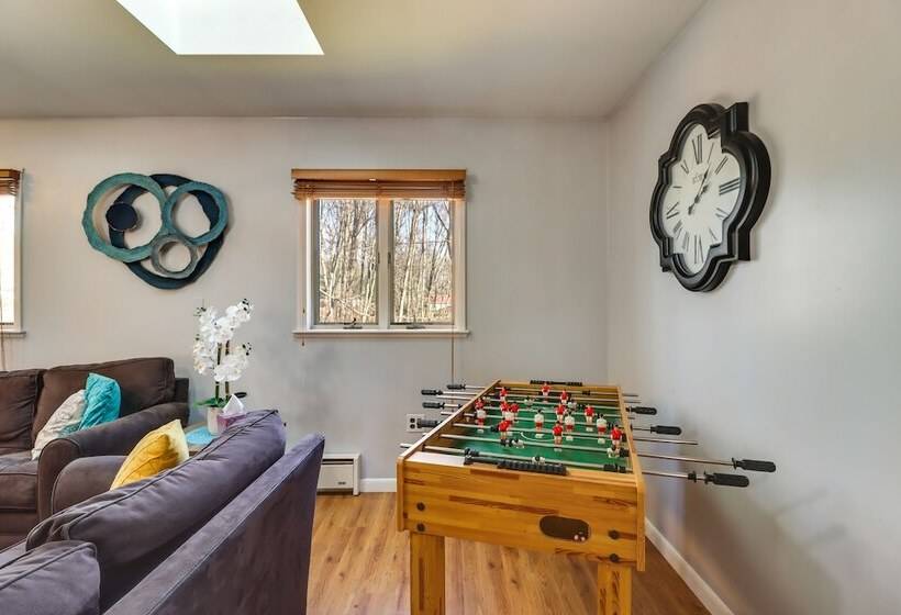 Happy Place By The Lake W/ Fire Pit: Walk To Beach