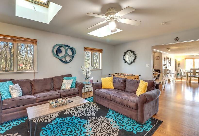 Happy Place By The Lake W/ Fire Pit: Walk To Beach