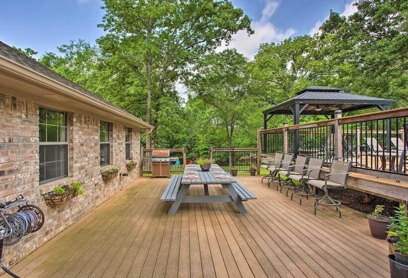 Happy Trails Hideout W/ New Bunk House & Hot Tub!