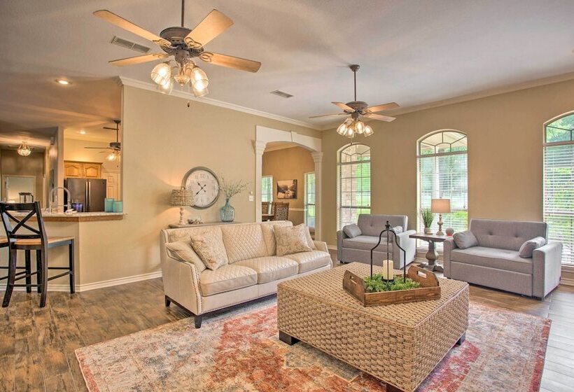 Happy Trails Hideout W/ New Bunk House & Hot Tub!