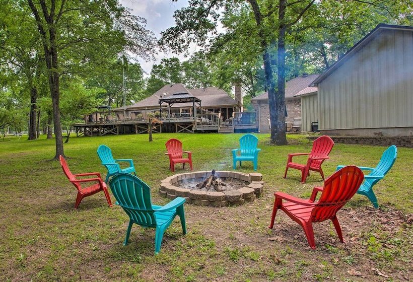 Happy Trails Hideout W/ New Bunk House & Hot Tub!
