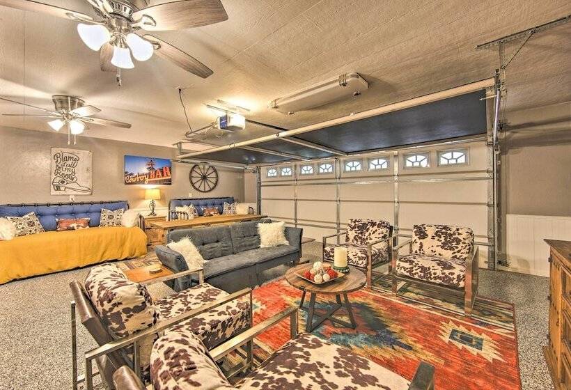 Happy Trails Hideout W/ New Bunk House & Hot Tub!