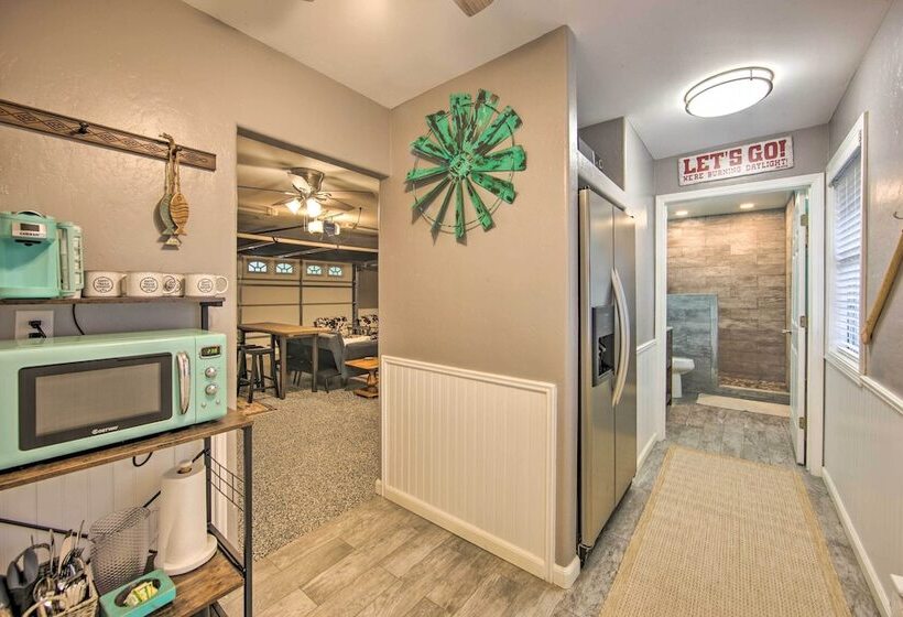 Happy Trails Hideout W/ New Bunk House & Hot Tub!