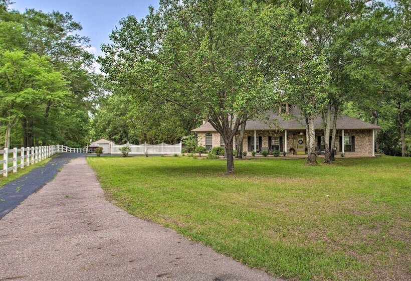 Happy Trails Hideout W/ New Bunk House & Hot Tub!