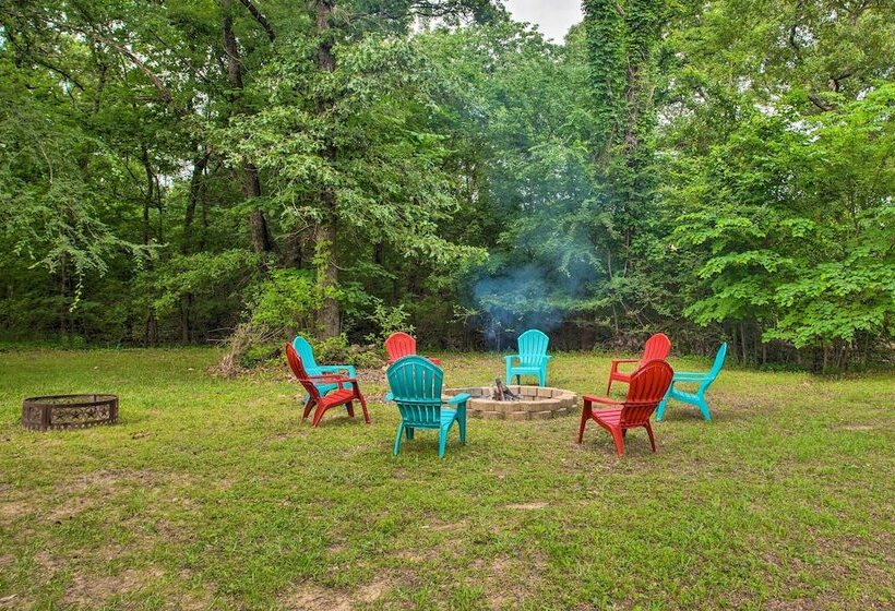 Happy Trails Hideout W/ New Bunk House & Hot Tub!
