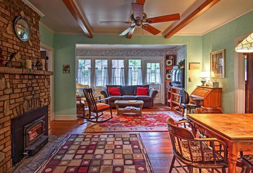 Harbert Cottage W/ Fire Pit: Half Mile To Beach!