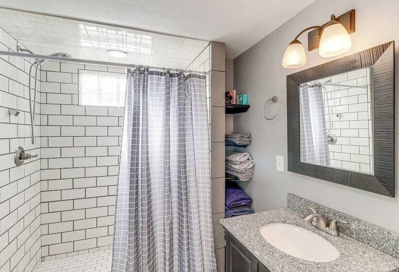 Harrison Family Home W/ Grill   Near Downtown!