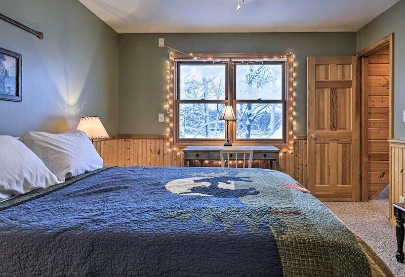 The Minocqua Blue House  W/ Private Beach & Pier