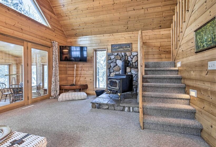 The Minocqua Blue House  W/ Private Beach & Pier