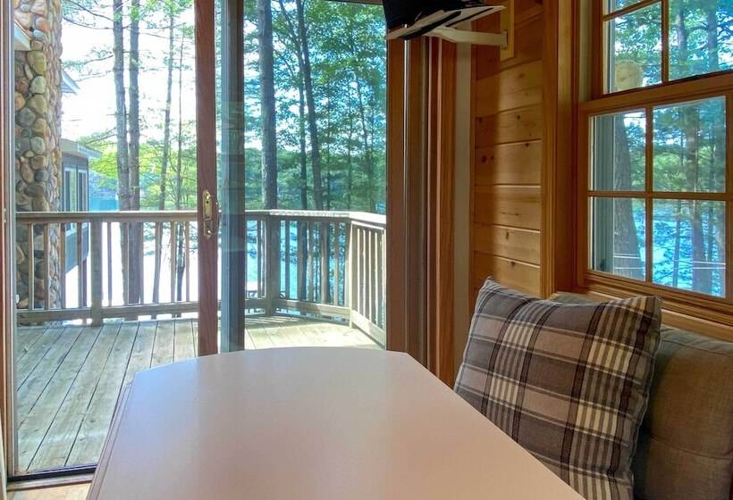 The Minocqua Blue House  W/ Private Beach & Pier