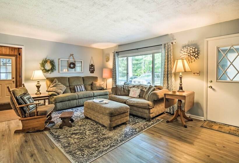 Higgins Lake Getaway W/ Fire Pit, Walk To Beach!