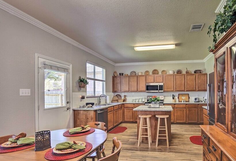 Hill Country Hideaway W/ Game Room & Patio!