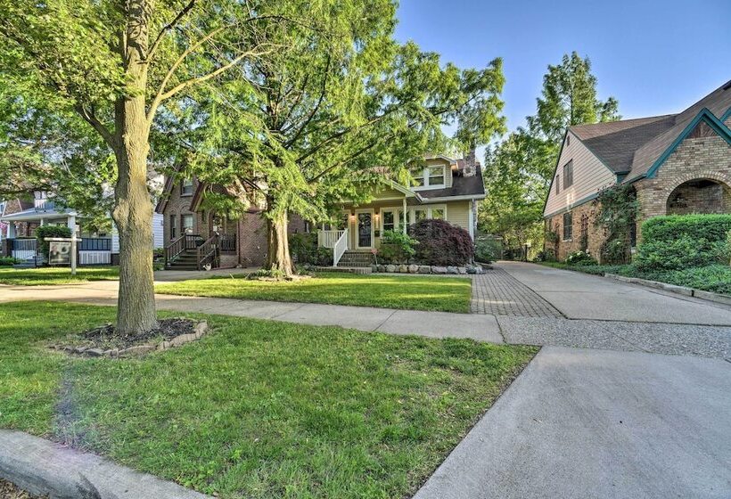 Historic Dearborn Home: 13 Mi To Downtown Detroit!