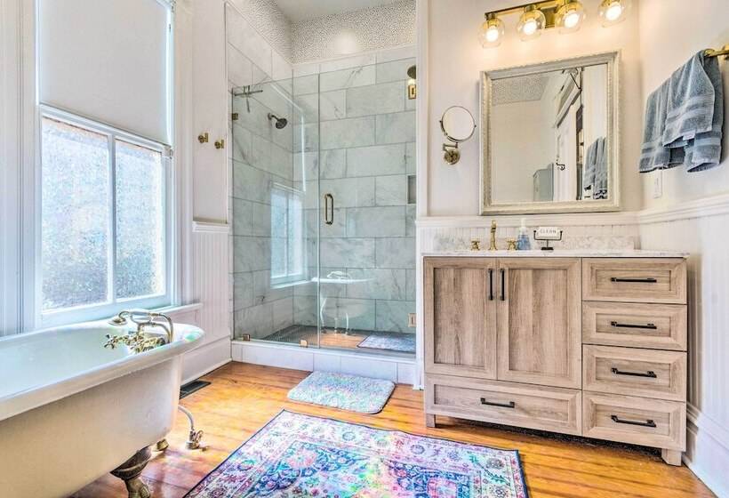 Historic Home Near Downtown Little Rock!