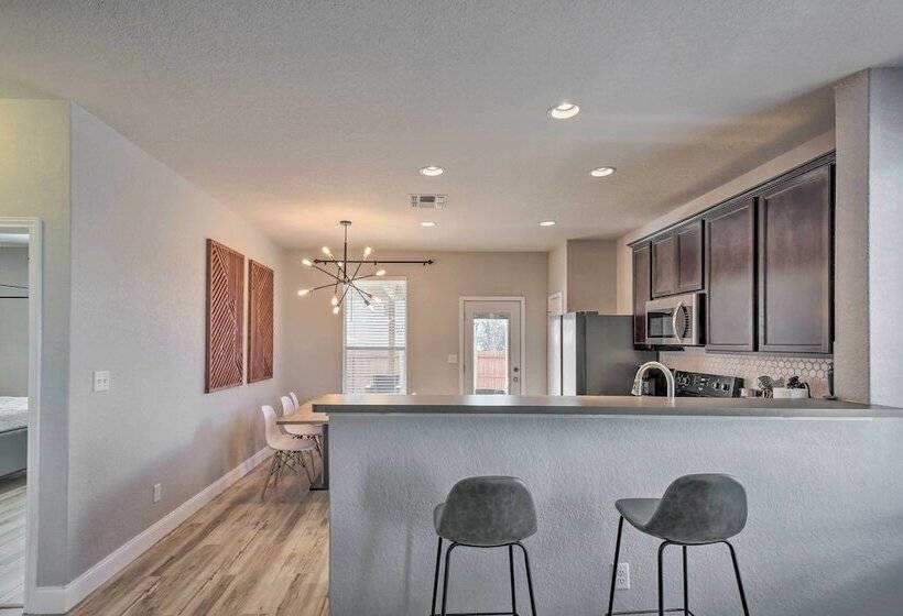 San Antonio Home W/ Patio + Grill Near Seaworld!