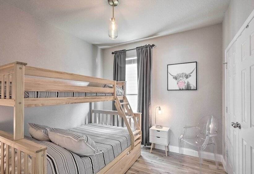 San Antonio Home W/ Patio + Grill Near Seaworld!