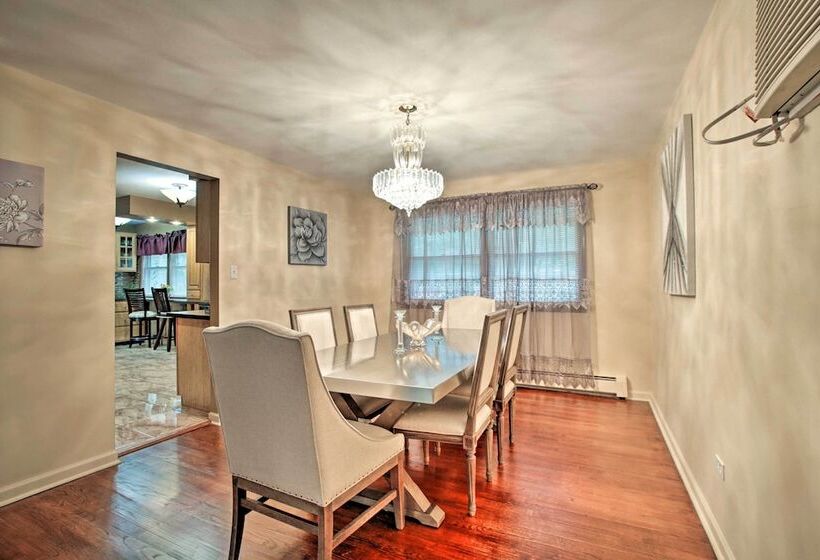 Home W/ Yard & Patio ~ 30 Mi To Downtown Chicago