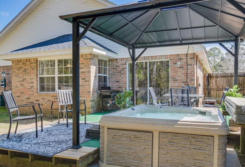 Orange Beach Home W/ Hot Tub < 2 Mi To The Wharf