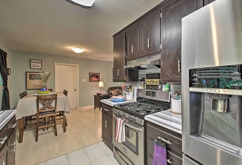 Walk To Bathhouse Row: Dog Friendly Home!