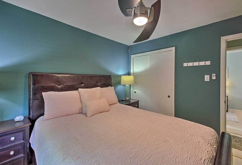 Walk To Bathhouse Row: Dog Friendly Home!