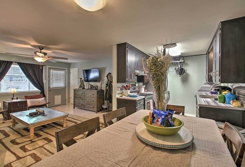 Walk To Bathhouse Row: Dog Friendly Home!