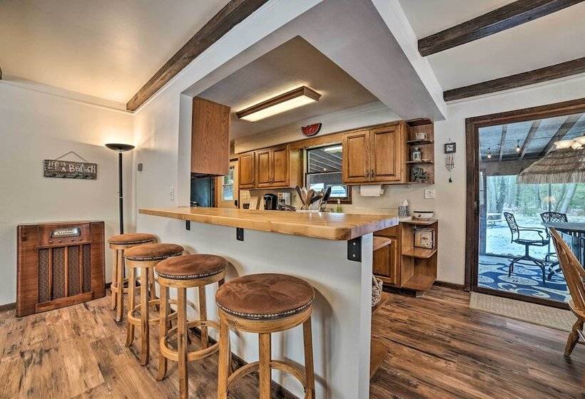 Houghton Lake Cottage Escape W/ Patio!