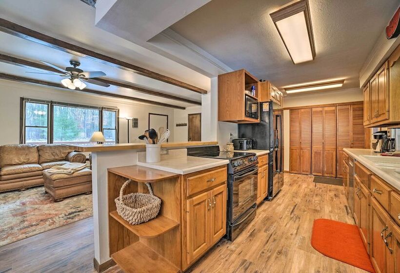 Houghton Lake Cottage Escape W/ Patio!