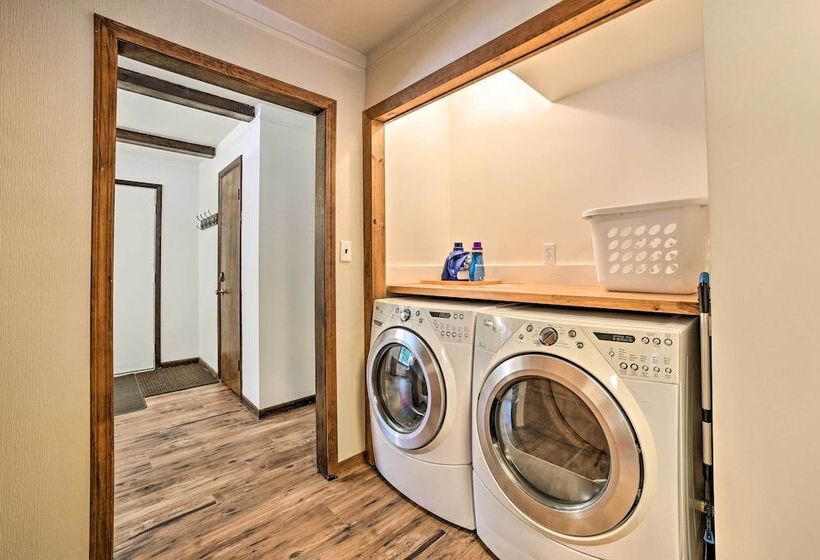 Houghton Lake Cottage Escape W/ Patio!