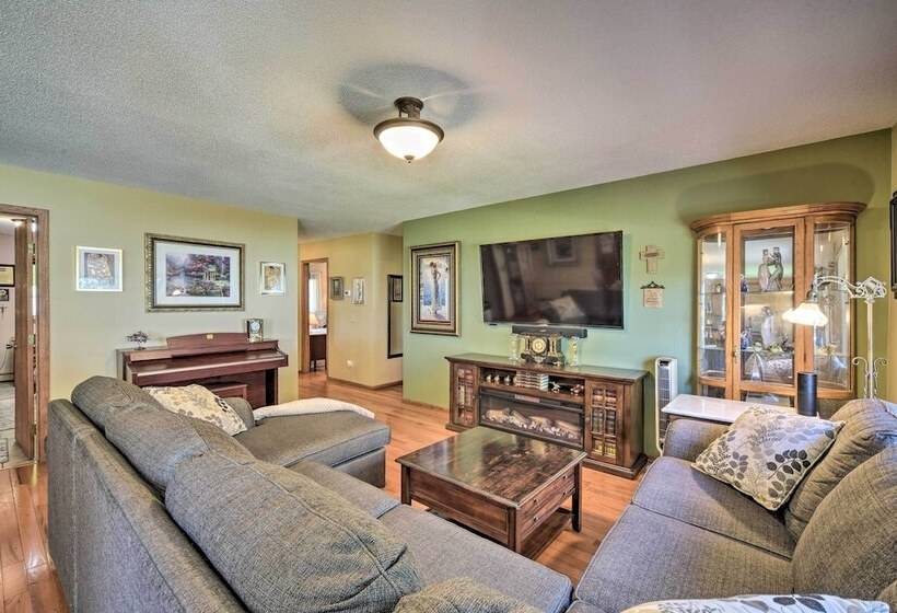 Hugo Home, Direct Lake Access & Private Dock!