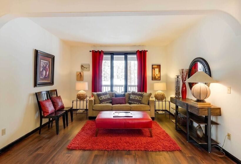 Hot Tub & Ski Shuttle: Forested Breckenridge Home!