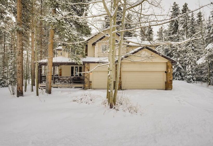 Hot Tub & Ski Shuttle: Forested Breckenridge Home!