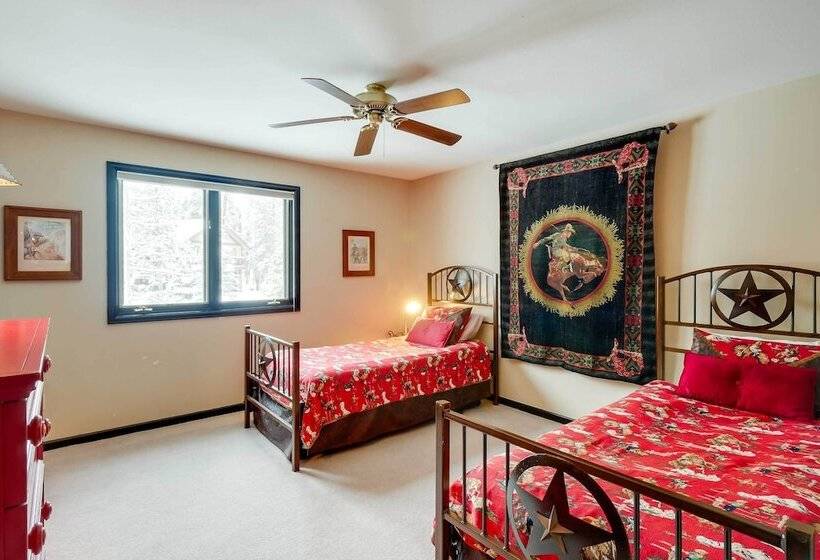 Hot Tub & Ski Shuttle: Forested Breckenridge Home!