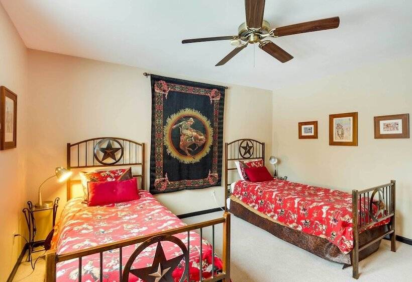 Hot Tub & Ski Shuttle: Forested Breckenridge Home!