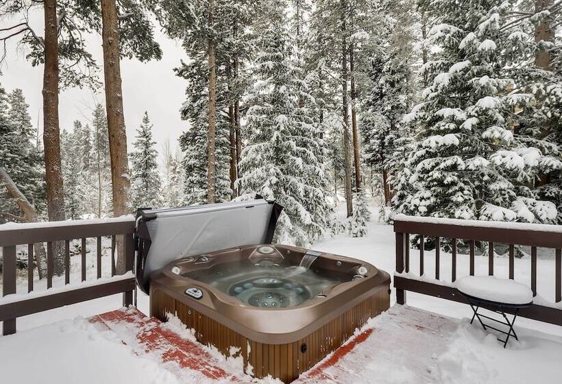 Hot Tub & Ski Shuttle: Forested Breckenridge Home!