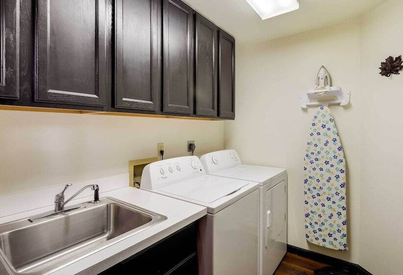 Hot Tub & Ski Shuttle: Forested Breckenridge Home!