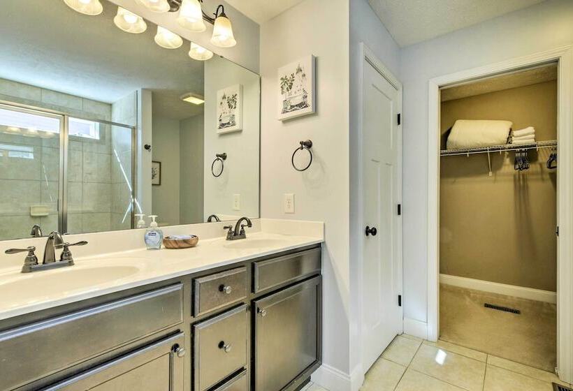 Idyllic Pinehurst Home, Near Golf Course!