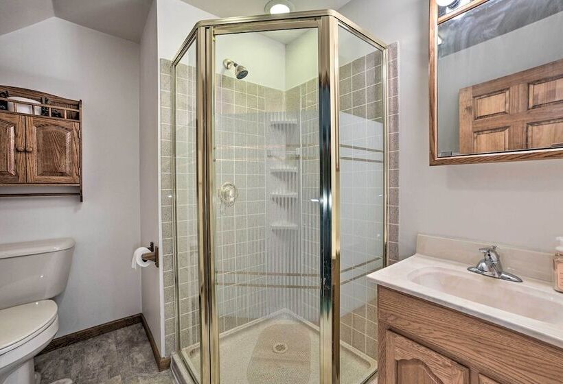 Inviting Lake Vue Lodge Home W/ Fire Pit + Deck