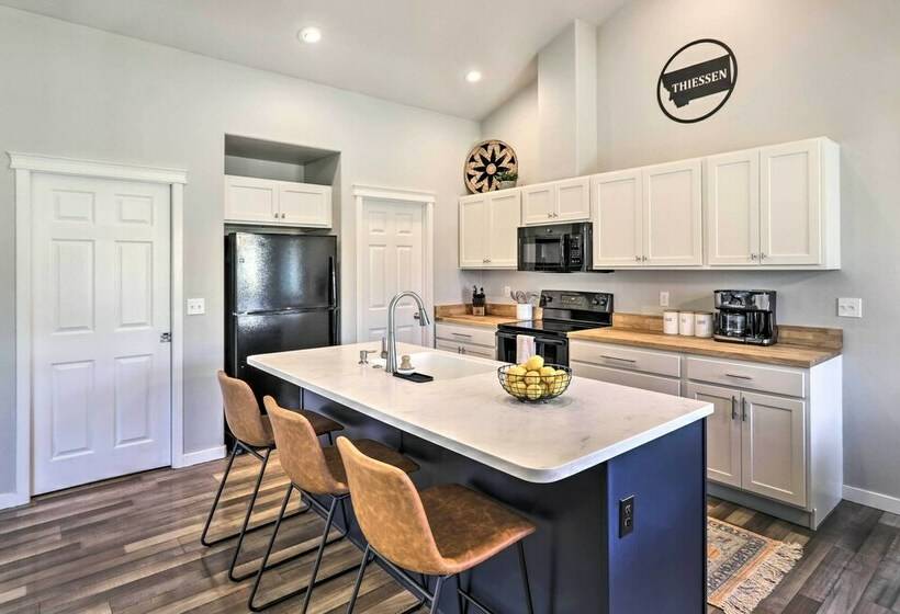 Kalispell Home W/ 2 Suites ~ 35 Mi To Glacier