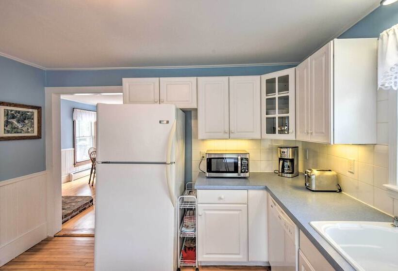 Kennebunk Home W/ Yard < 1 Mile To Dock Square!