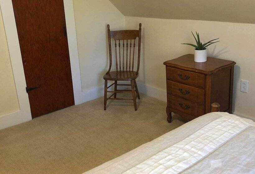 Kennebunk Home W/ Yard < 1 Mile To Dock Square!