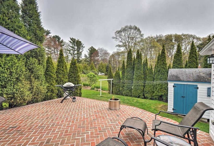 Kennebunk Home W/ Yard < 1 Mile To Dock Square!